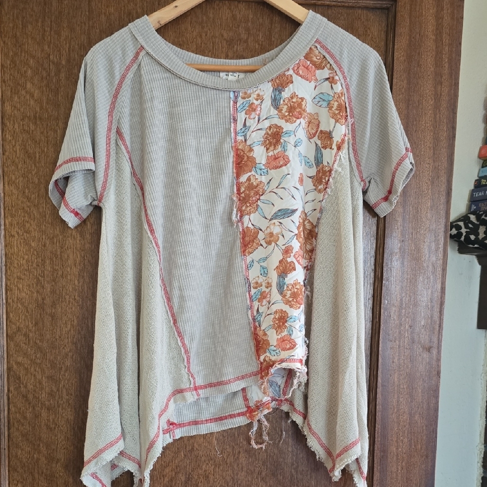 POL Dustressed Beige and Floral Patchwork Short Sleeve Top